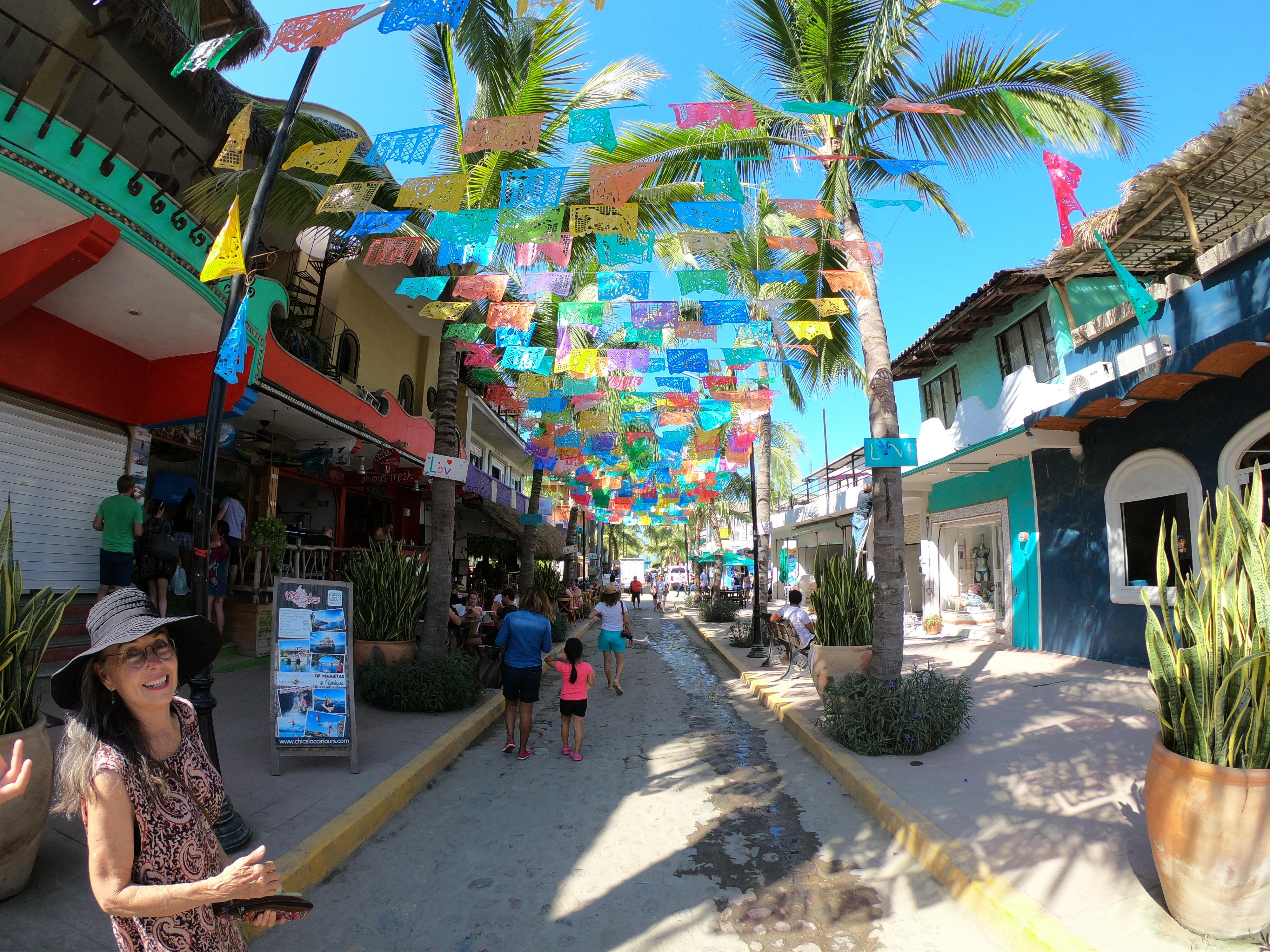 Casa Loteria -Pueblito Sayulita- Colorful, Family And Relax Experience With Private Parking And Pool Hotel Exterior photo