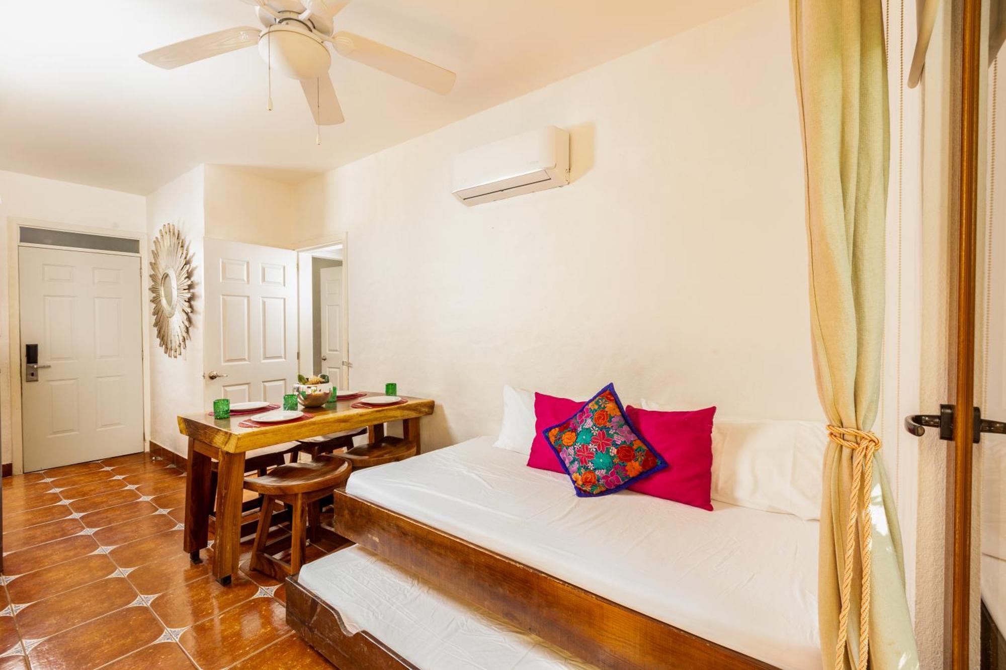 Casa Loteria -Pueblito Sayulita- Colorful, Family And Relax Experience With Private Parking And Pool Hotel Exterior photo